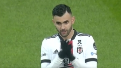 Διακοπή και ζεστό χειροκρότημα στο Μπεσίκτας - Γκαζιαντέπ ως φόρος τιμής στον Αχμέτ Τσαλίκ