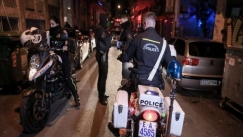 Προσαγωγές και 15 συλλήψεις οπαδών του Άρη για καδρόνια, μολότοφ και μαχαίρια