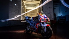Παρουσιάστηκε η Gresini Ducati του 2022 (vid)