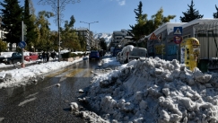 Ανοίγει το λιανεμπόριο, μένουν κλειστά τα σχολεία στις πληγείσες περιοχές