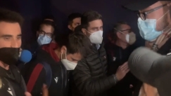 Την «έπεσαν» στους παίκτες οι οπαδοί της Λεβάντε: «Μισθοφόροι, δεν σας αξίζει αυτή η φανέλα» (vids)