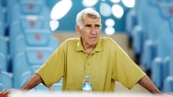 Ολυμπιακός για Σεραφείδη: «Αξιοσέβαστος, περνά στο πάνθεον του ελληνικού ποδοσφαίρου»