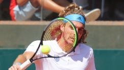 Μπήκε στο διπλό ο Τσιτσιπάς και έφερε νίκη για την Ελλάδα