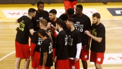 Με «κιτρινόμαυρα» μπλουζάκια «σας παρακαλώ μη με χτυπάτε άλλο» οι Βεζένκοβ και Παπανικολάου