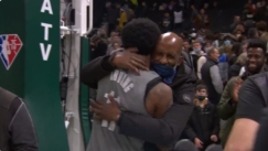 Η αγκαλιά του Ίρβινγκ με τον πατέρα του μετά το μεγάλο διπλό στο Μιλγουόκι (vid)