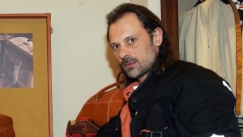 Τζώνυ Θεοδωρίδης: «Αν αγαπάνε τον Λιγνάδη ας τον πάρουν σπίτι να τους φυλάει τα παιδιά» (vid)