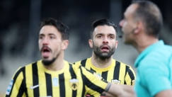 Χωρίς Τζαβέλλα και Σιμόες η ΑΕΚ κόντρα στον Απόλλωνα Σμύρνης