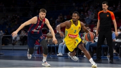 Ο Τζαλίν Σμιθ έβαλε «τρελό» buzzer beater δίνοντας απίθανη καμπύλη στην μπάλα! (vid)