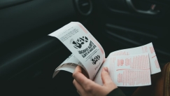 Αγόρασε λαχεία και από ένα λάθος του υπαλλήλου του πρακτορείου κέρδισε 4,8 εκατ. δολάρια