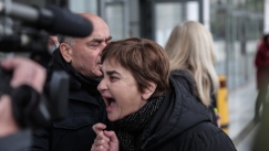Ξέσπασμα της μητέρας της Ελένης Τοπαλούδη για τη νέα αναβολή: «Θέλουν να μας στείλουν ψυχιατρείο