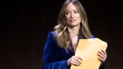 Η Οlivia Wilde ήταν πάνω στη σκηνή όταν έλαβε δικαστικό έγγραφο για την κηδεμονία των παιδιών της από τον Sudeikis