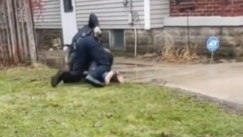 Σοκαριστικό βίντεο: Η στιγμή που αστυνομικός στο Μίσιγκαν σκοτώνει αφροαμερικανό (vid)