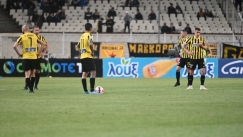 Αποδοκιμασίες από τον κόσμο και «ΑΕΚ, ΑΕΚ αυτό δεν είναι ΑΕΚ»! (vid)