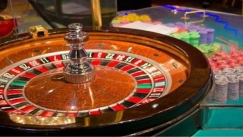 Στρέφουν τον κόσμο στον παράνομο τζόγο - Πλήγμα για τα έσοδα, παγίδα για τους παίχτες