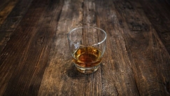 Άγριο έγκλημα στις ΗΠΑ: Νεκρή 4χρονη που ήπιε ένα μπουκάλι ουίσκι - Την ανάγκασε η γιαγιά του