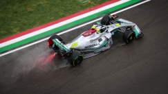 Στη Mercedes δεν καταλαβαίνουν τι έχουν κάνει λάθος στη W13