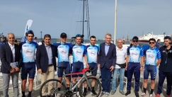 ΔΕΗ Ποδηλατικός Γύρος Ελλάδας: Γεύση από Ελλάδα με το μπλε της θάλασσας να «φωτίζει» την τελετή έναρξης στο Ηράκλειο