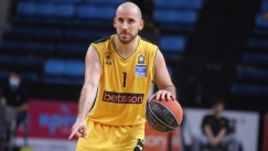 Τρανός Κολόμ οδηγεί την ΑΕΚ (vids)