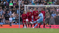 Απευθείας φάουλ στο δοκάρι και χαμένη λόμπα από τον Μαχρέζ στο φινάλε για να κάνει το 3-2 (vid)