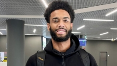 Έφτασε ο Νέιτ Ρένφρο για τον ΠΑΟΚ