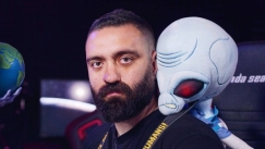 Μεγαλείο ψυχής από Σάκη Κάρπα και Unboxholics: Πληρώνει το πασχαλινό τραπέζι σε άπορες οικογένειες 