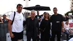 Οι γονείς του Άλκη Καμπανού μαζί με τους Χατζηβρέττα και Ζήση στο τουρνουά 3on3 της Θεσσαλονίκης