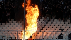 Φωτιά στην εξέδρα των οπαδών του ΠΑΟΚ! (vid)