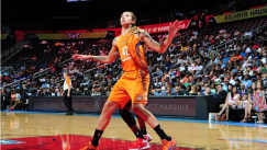 Παράταση ενός ακόμη μήνα για την Γκράινερ στη φυλακή