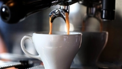 «Πικρός» ο καφές λόγω των ανατιμήσεων: «Δεν αποκλείεται να δούμε και νέες αυξήσεις» (vid)