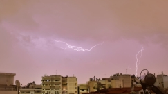 Πολλά προβλήματα από την κακοκαιρία: Αγνοούμενος στην Εύβοια, πολλές ζημιές στην Αττική (vid)