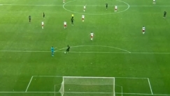 O Κολοβός εκμεταλλεύτηκε αδιανόητη γκάφα τερματοφύλακα και σκόραρε (vid)