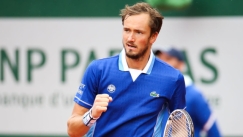 Μεντβέντεφ και Ρούμπλεφ πέρασαν στους «16» του Roland Garros