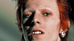 Moonage Daydream: Το πρώτο τρέιλερ του doc για τον David Bowie, απλά καθηλώνει