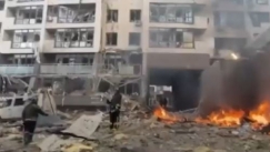 Πόλεμος στην Ουκρανία: Χτυπήθηκε κτίριο κοντά στο σπίτι υπαλλήλου της Ελληνικής Πρεσβείας στο Κίεβο (vid)