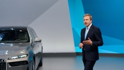 Αντιδρά η αυτοκινητοβιομηχανία για τις εκπομπές ρύπων: Μην θέτετε στόχους μετά το 2030, λέει στην ΕΕ