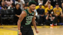 Ο Μάρκους Σμαρτ αποκάλυψε τον ιδιαίτερο λόγο που τον έκανε να βάψει τα μαλλιά του πράσινα (vid)