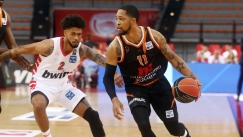 Ανανέωσε ο Σίμπσον στον Προμηθέα για έναν ακόμη χρόνο