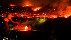 Οι δραματικοί διάλογοι από την φωτιά στην Πεντέλη: «Αποχωρούμε γιατί θα πεθάνουμε» (vid)