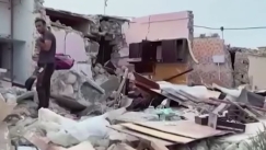 Πέντε νεκροί και 100 τραυματίες από σεισμούς που έπληξαν το Ιράν (vid)