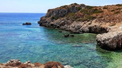 Δροσερή ακόμη και στους 40 βαθμούς: Η πιο κρύα παραλία της Ελλάδας