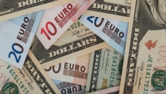 Το ευρώ άγγιξε την απόλυτη ισοτιμία με το δολάριο, για πρώτη φορά εδώ και 20 χρόνια
