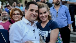 Ο Άδωνις διαψεύδει πως χτύπησε την Μανωλίδου: «Σεβαστείτε μια μάνα που βλέπει αυτά τα αίσχη»
