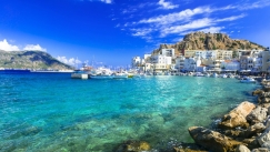 Δωμάτια με λιγότερα από 50 ευρώ τον Αύγουστο: Το ελληνικό νησί που αντιστέκεται