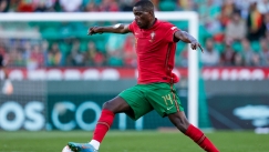 Λήστεψαν τον Καρβάλιο της Μπέτις στην Μύκονο: Του έκλεψαν πανάκριβο ρολόι και μετρητά 