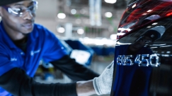 Mercedes: Από την Αλαμπάμα με «ηλεκτρική» αγάπη