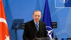 Συνεχίζει την εμπρηστική ρητορική ο Ερντογάν: «Η Ελλάδα παρενοχλεί στο Αιγαίο, είναι πιόνι» 