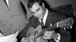 Η πρώτη ηχογράφηση του Καζαντζίδη που παραλίγο να του κοστίσει την καριέρα του και η συμβουλή του Χιώτη 