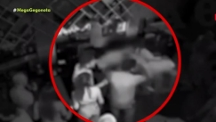 Βίντεο ντοκουμέντο: Αθλητής Muay Tai στην Ιο ξάπλωσε 2 άτομα με αγκωνιές και κλωτσιές επειδή τον ακούμπησαν (vid)
