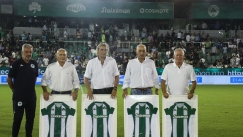 Βραβεύθηκαν από τον Παναθηναϊκό στο ημίχρονο οι παλαίμαχοι Λιβαθηνός, Καλιτζάκης, Καρούλιας και Μαυρίδης (vid)
