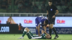 Ούτε ο Σπόραρ μπόρεσε να συνεχίσει μετά τη σύγκρουση με τον Σούλη (vid)